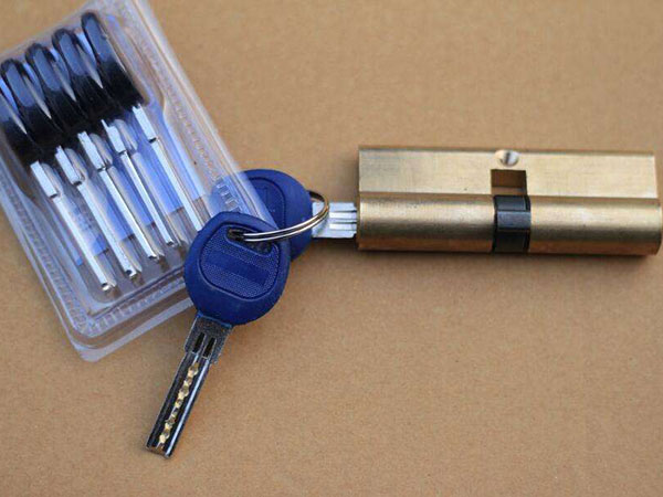 莆田换锁（修锁换锁电话）