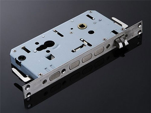 汕头上门开锁电话（防盗门开锁多少钱）