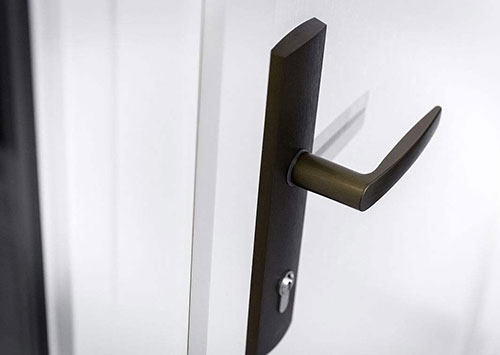 南阳上门开锁（汽车开锁公司电话）